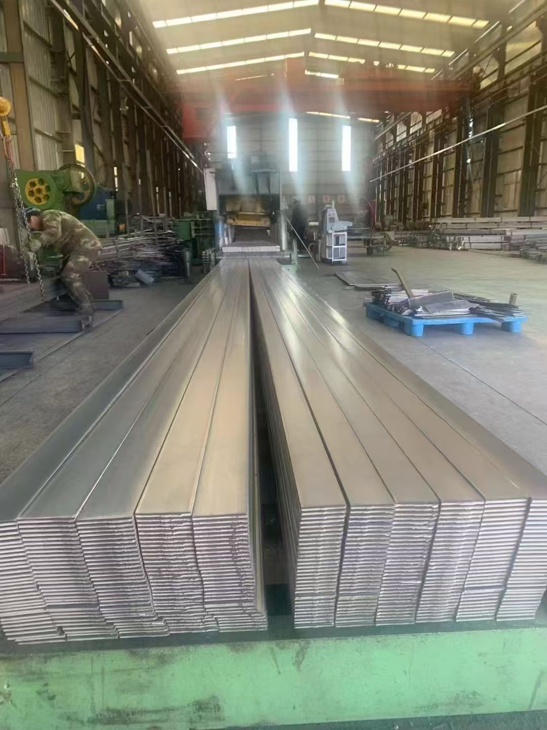 钢材仓储与板材三